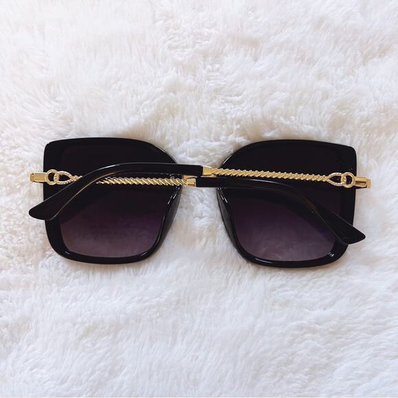 Gia Black Elegant Chain Link Oversized Sunglasses - Picture 8 of 9